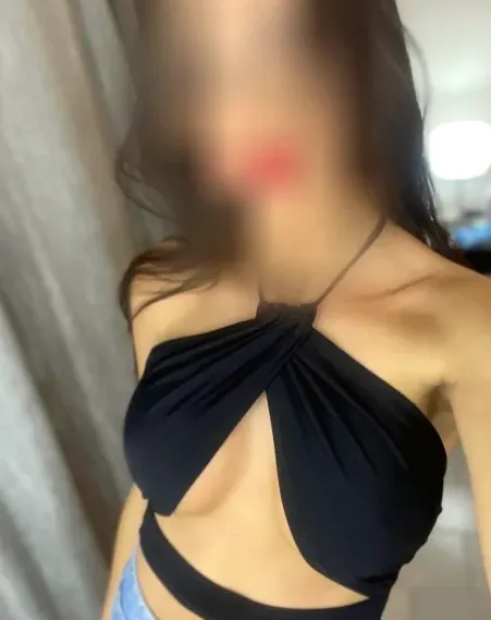 Anna, 32