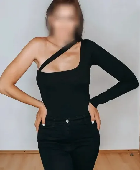 Dilara, 37