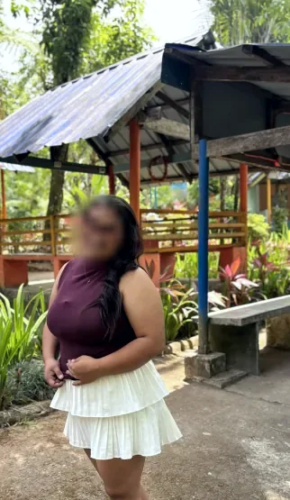 Jelena, 25