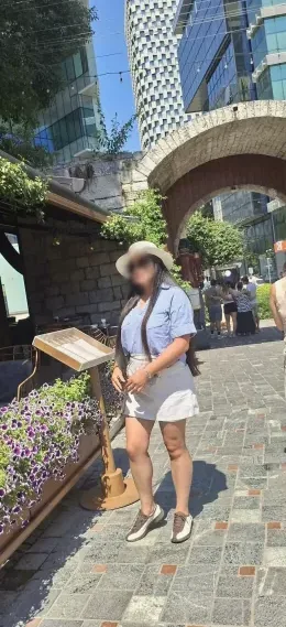 Lea, 35
