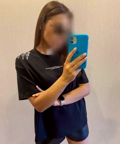 Lea, 27