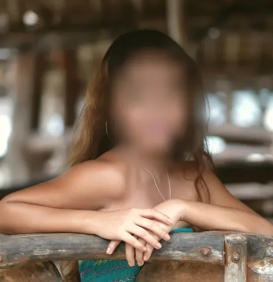 Mia, 35