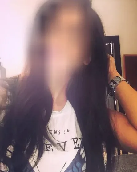 Mirela, 36