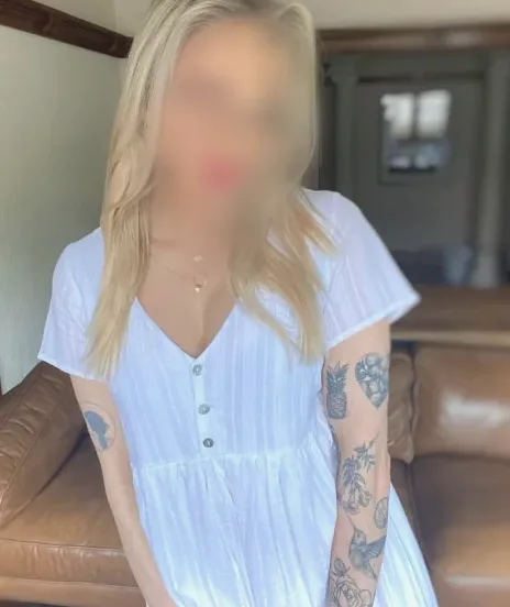 Nadine, 40