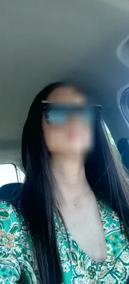 Nadine, 39