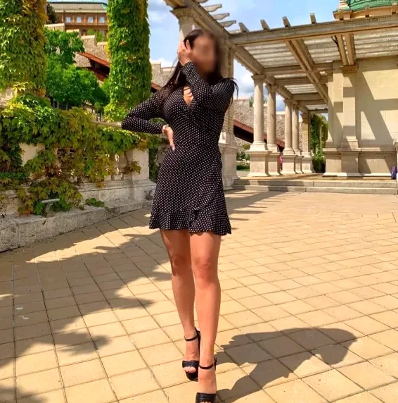Paula, 36