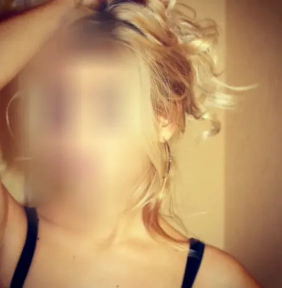 Pia, 28