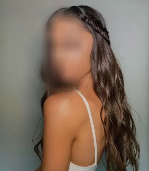 Rosa, 29