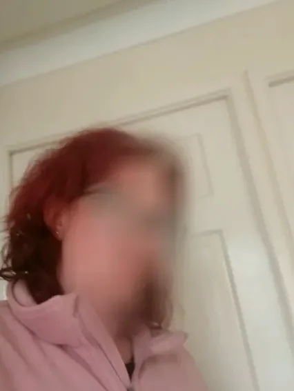 Sabrina, 33